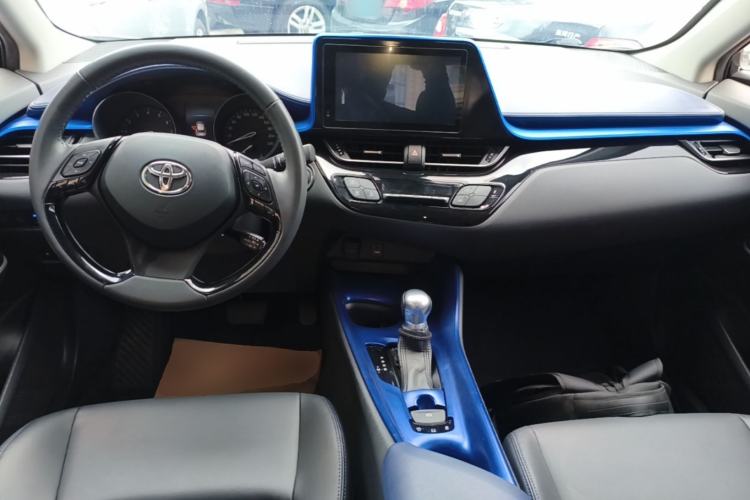 Used Toyota C-HR 2021 2.0L Luxury Edition Center Console