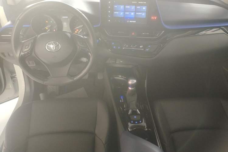 Used Toyota C-HR 2021 2.0L Luxury Edition Center Console