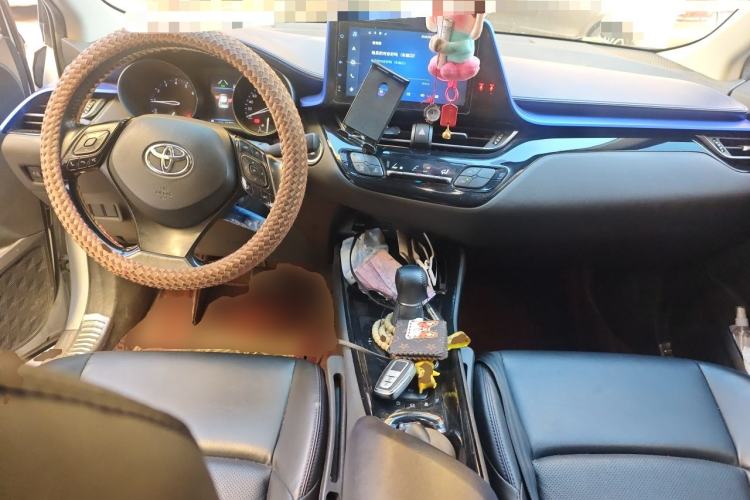 Used Toyota C-HR 2021 2.0L Luxury Edition Center Console