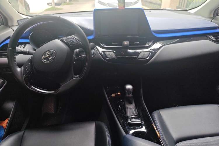 Used Toyota C-HR 2021 2.0L Luxury Edition Center Console