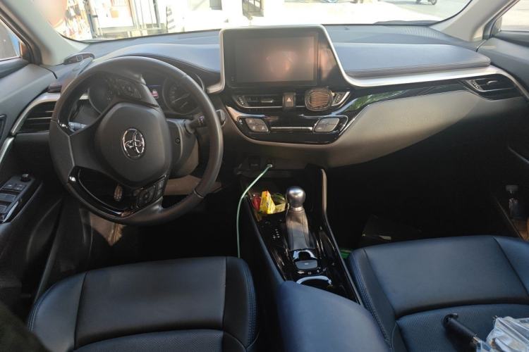 Used Toyota C-HR 2021 2.0L Luxury Edition Center Console