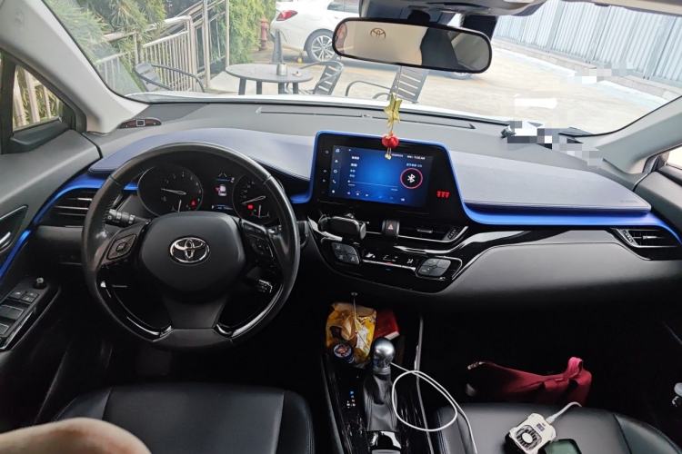 Used Toyota C-HR 2021 2.0L Luxury Edition Center Console