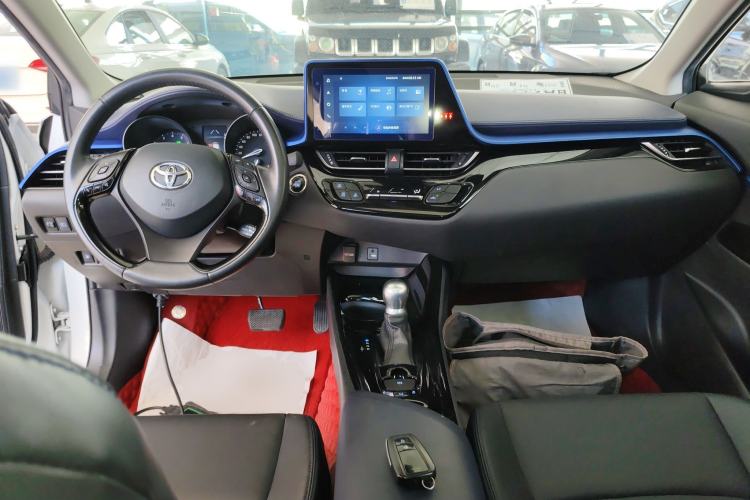Used Toyota C-HR 2021 2.0L Luxury Edition Center Console