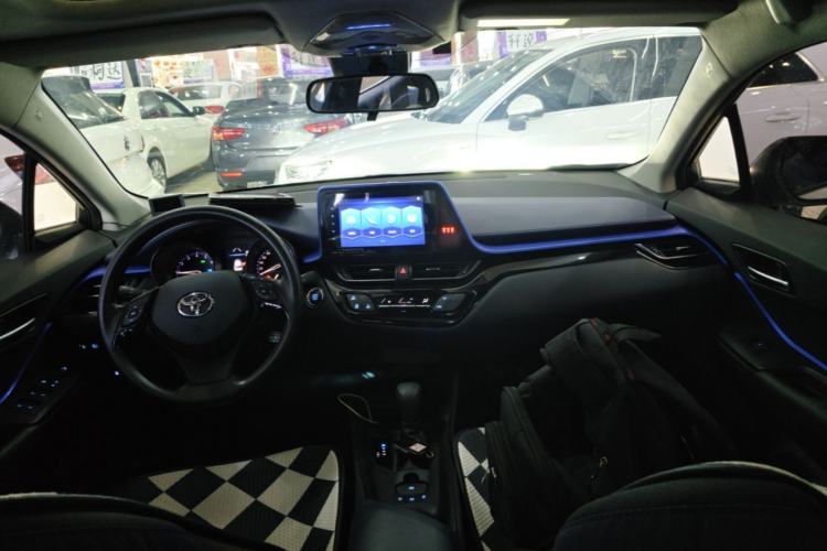 Used Toyota C-HR 2021 2.0L Comfort Edition Center Console