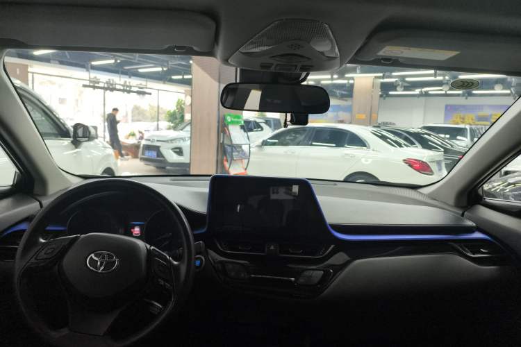 Used Toyota C-HR 2021 2.0L Comfort Edition Center Console