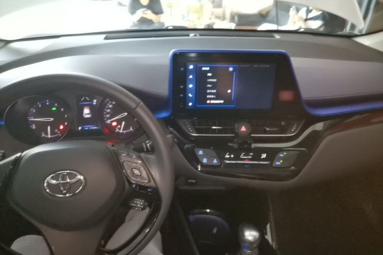 Used Toyota C-HR 2021 2.0L Luxury Edition Center Console