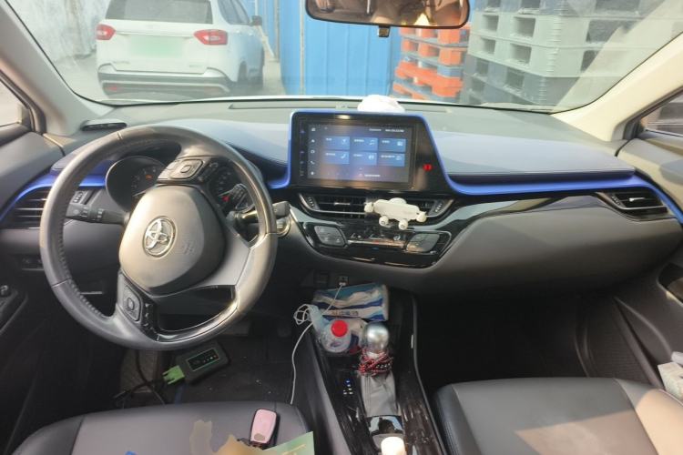 Used Toyota C-HR 2021 2.0L Luxury Edition Center Console