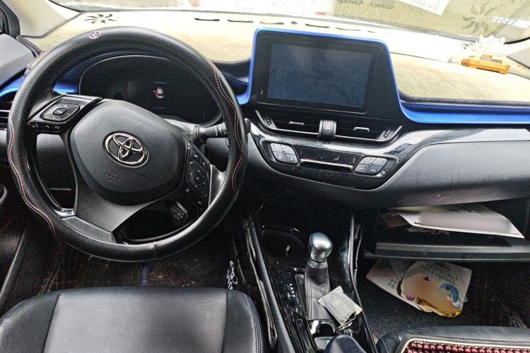 Used Toyota C-HR 2021 Dual-Motor 2.0L E-CVT Luxury Edition Center Console