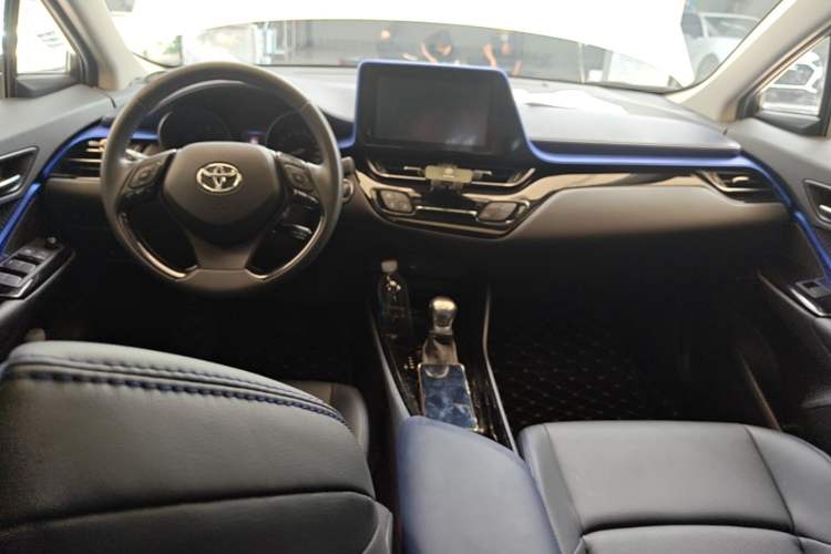 Used Toyota C-HR 2021 2.0L Luxury Edition Center Console