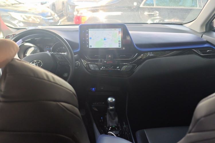 Used Toyota C-HR 2021 2.0L Luxury Edition Center Console