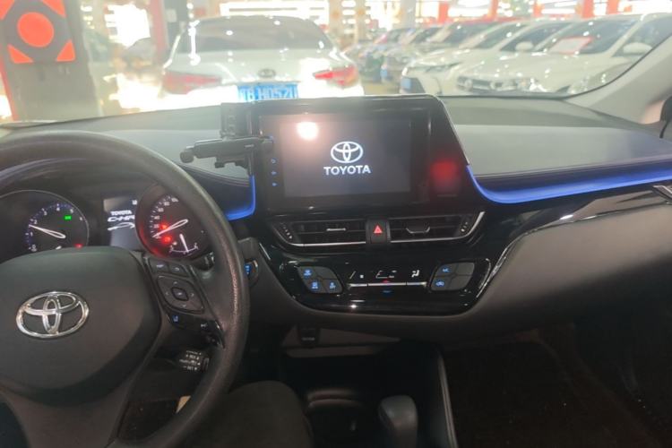 Used Toyota C-HR 2021 2.0L Comfort Edition Center Console