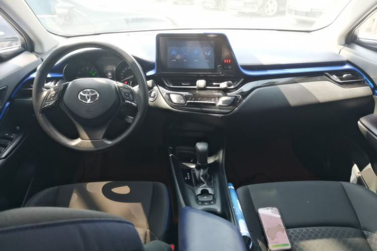 Used Toyota C-HR 2021 2.0L Comfort Edition Center Console