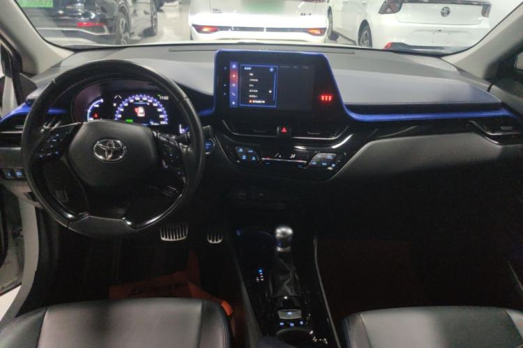 Used Toyota C-HR 2021 Dual-Motor 2.0L E-CVT Luxury Edition Center Console
