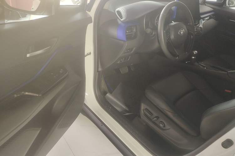 Used Toyota C-HR 2021 2.0L Luxury Edition Driver Seat