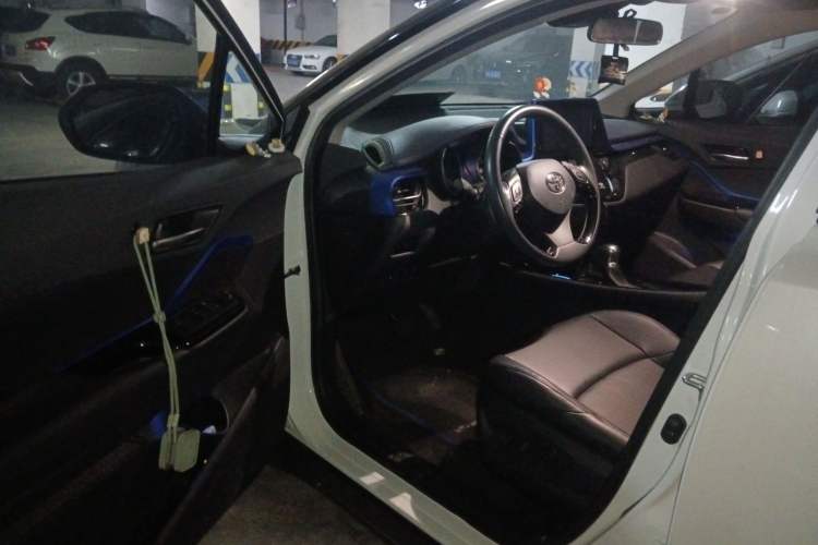 Used Toyota C-HR 2021 2.0L Luxury Edition Driver Seat