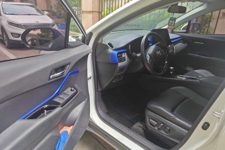 Used Toyota C-HR 2021 2.0L Luxury Edition Driver Seat