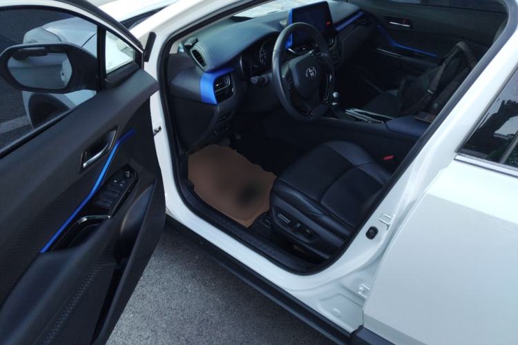 Used Toyota C-HR 2021 2.0L Luxury Edition Driver Seat