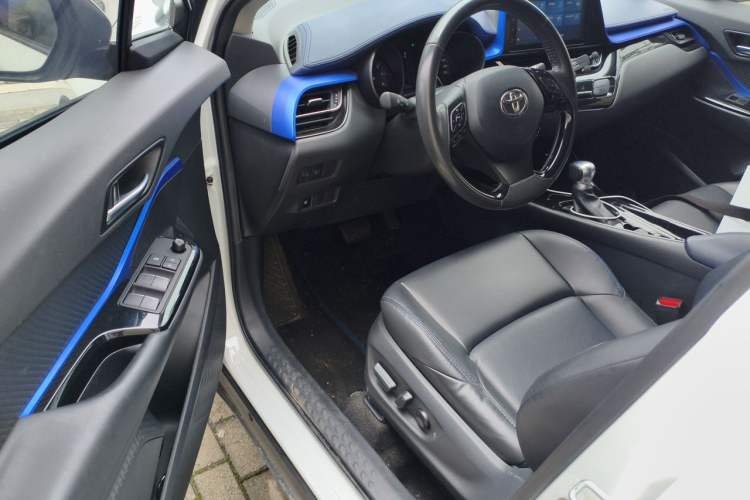 Used Toyota C-HR 2021 2.0L Luxury Edition Driver Seat