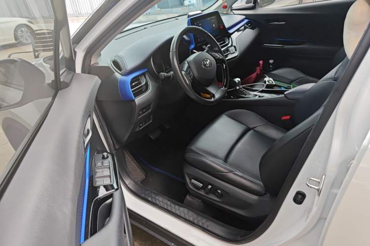 Used Toyota C-HR 2021 2.0L Luxury Edition Driver Seat