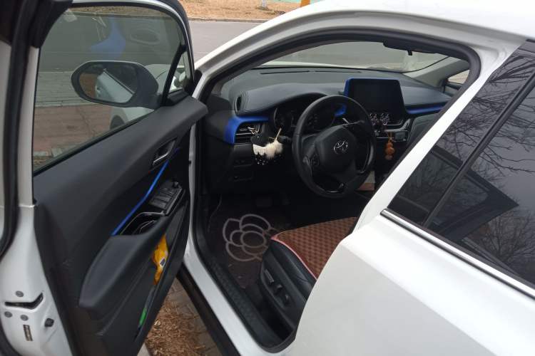 Used Toyota C-HR 2021 2.0L Luxury Edition Driver Seat