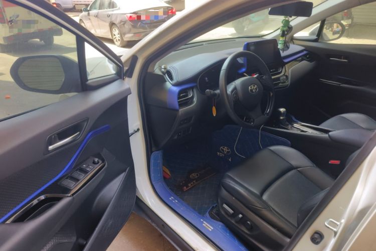 Used Toyota C-HR 2021 Dual-Motor 2.0L E-CVT Luxury Edition Driver Seat
