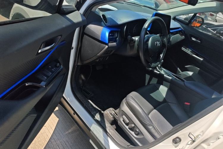 Used Toyota C-HR 2021 2.0L Luxury Edition Driver Seat