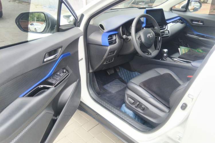 Used Toyota C-HR 2021 2.0L Luxury Edition Driver Seat
