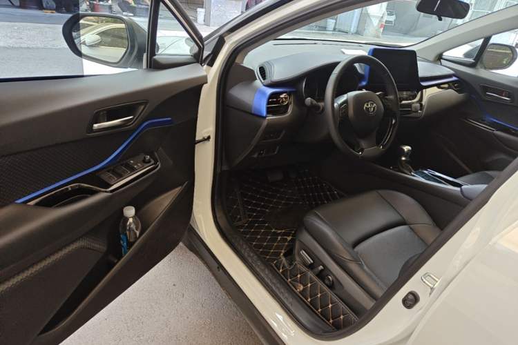Used Toyota C-HR 2021 2.0L Luxury Edition Driver Seat