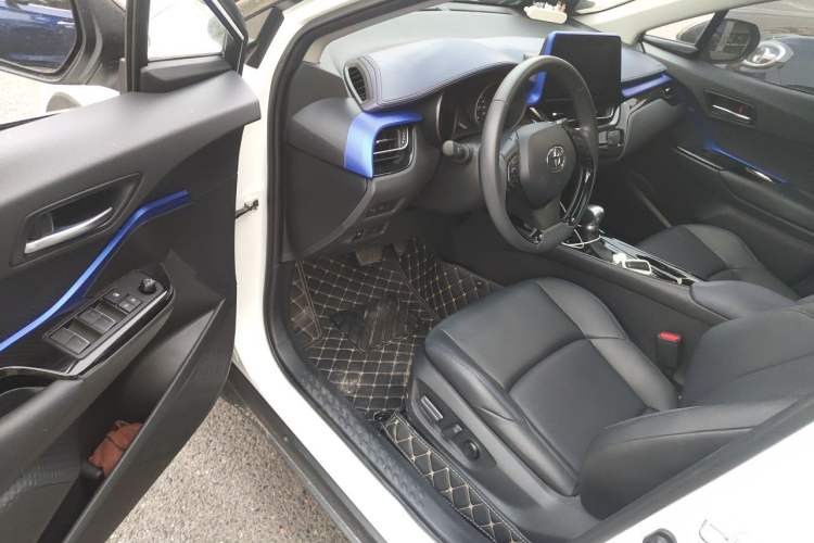 Used Toyota C-HR 2021 2.0L Luxury Edition Driver Seat