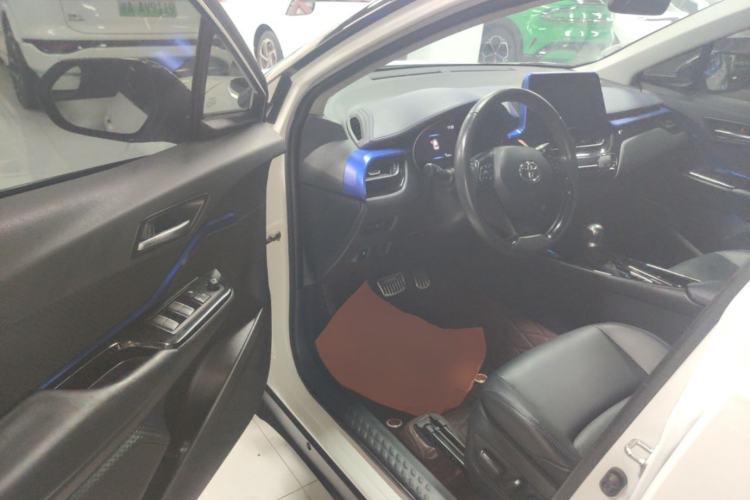 Used Toyota C-HR 2021 Dual-Motor 2.0L E-CVT Luxury Edition Driver Seat