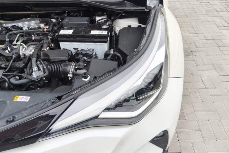 Used Toyota C-HR 2021 2.0L Luxury Edition Engine Bay Left