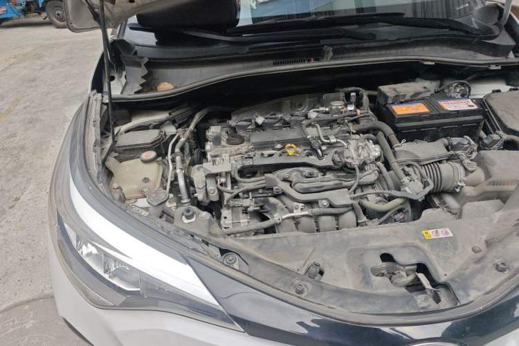 Used Toyota C-HR 2021 2.0L Comfort Edition Engine Bay Right