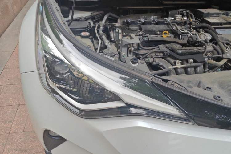 Used Toyota C-HR 2021 2.0L Luxury Edition Engine Bay Right