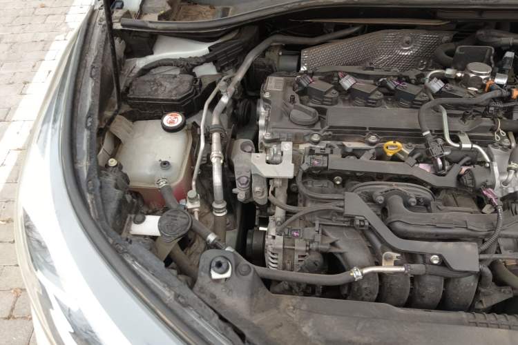 Used Toyota C-HR 2021 2.0L Luxury Edition Engine Bay Right