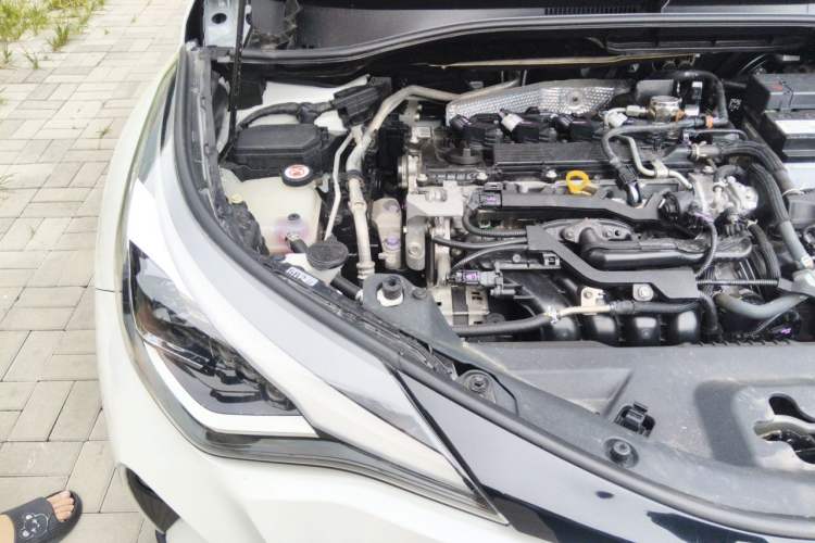 Used Toyota C-HR 2021 2.0L Luxury Edition Engine Bay Right
