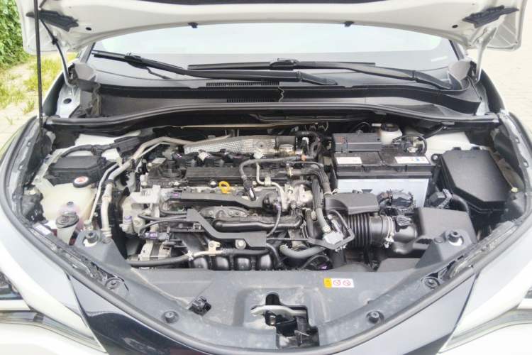 Used Toyota C-HR 2021 2.0L Luxury Edition Engine Bay
