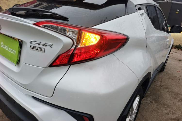 Used Toyota C-HR 2021 2.0L Comfort Edition Exterior 3
