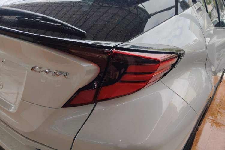 Used Toyota C-HR 2021 2.0L Luxury Edition Exterior 3
