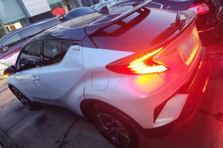 Used Toyota C-HR 2021 2.0L Luxury Edition Exterior 3