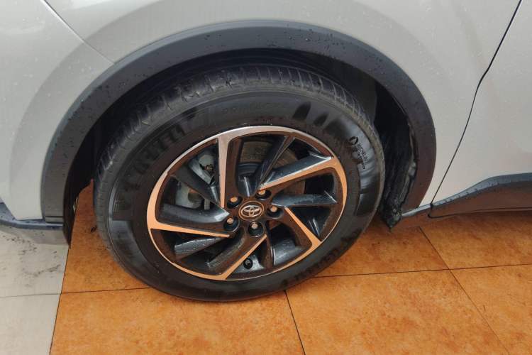 Used Toyota C-HR 2021 2.0L Luxury Edition Exterior 4