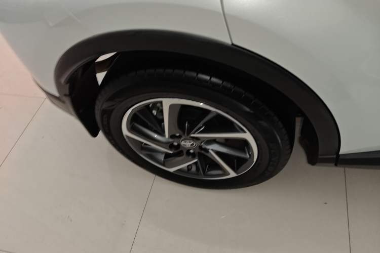 Used Toyota C-HR 2021 2.0L Luxury Edition Exterior 5