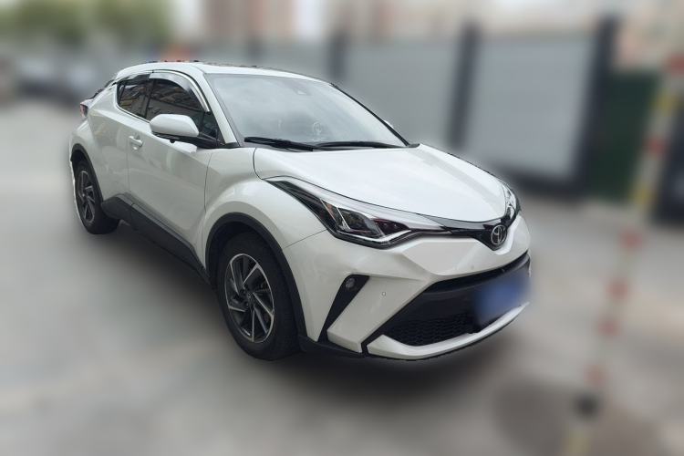 Used Toyota C-HR 2021 2.0L Luxury Edition Front Right 45 Deg