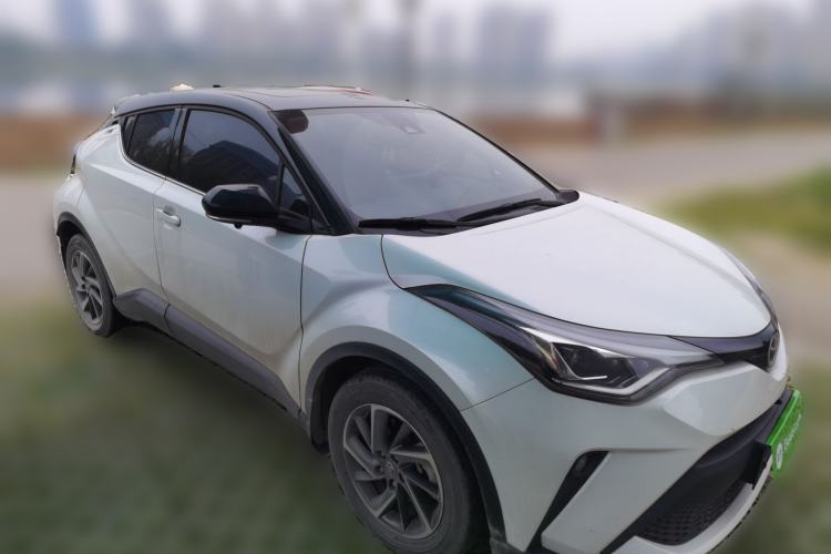 Used Toyota C-HR 2021 2.0L Luxury Edition Front Right 45 Deg