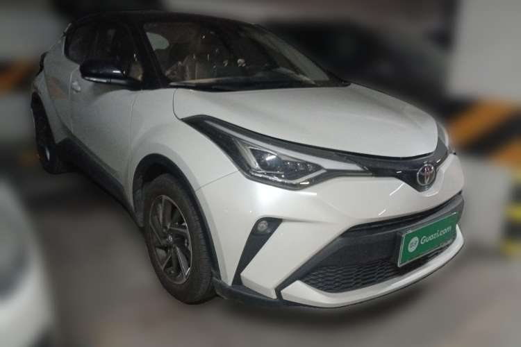 Used Toyota C-HR 2021 2.0L Luxury Edition Front Right 45 Deg