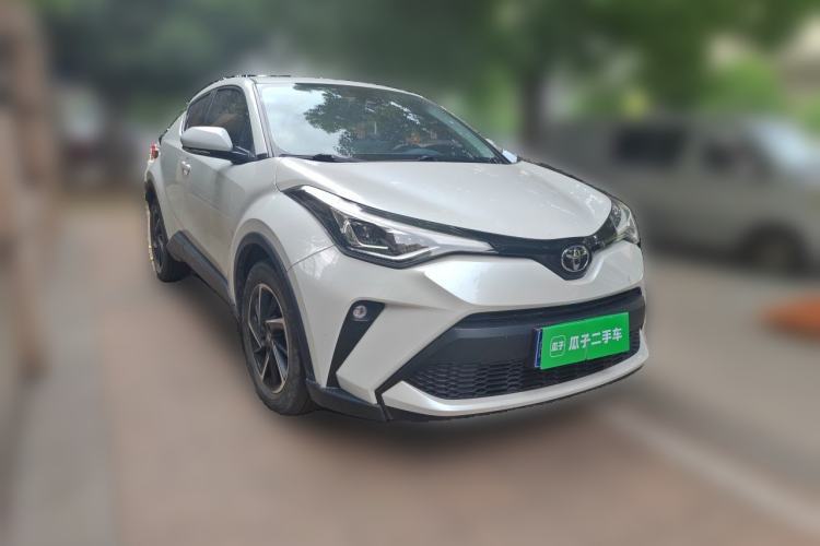 Used Toyota C-HR 2021 2.0L Luxury Edition Front Right 45 Deg