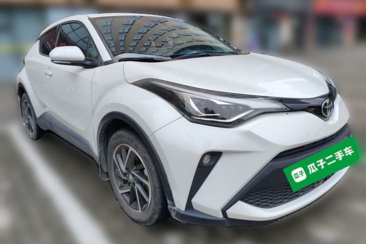 Used Toyota C-HR 2021 2.0L Luxury Edition Front Right 45 Deg