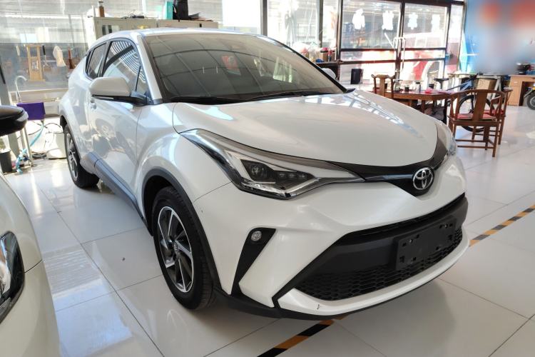 Used Toyota C-HR 2021 2.0L Luxury Edition Front Right 45 Deg