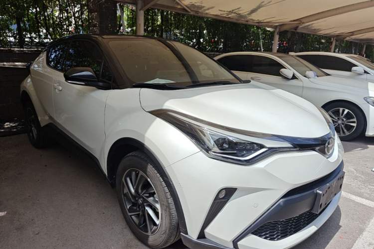 Used Toyota C-HR 2021 2.0L Luxury Edition Front Right 45 Deg