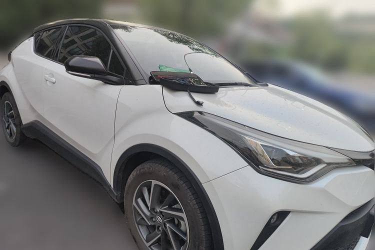 Used Toyota C-HR 2021 2.0L Luxury Edition Front Right 45 Deg