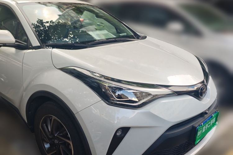 Used Toyota C-HR 2021 2.0L Luxury Edition Front Right 45 Deg